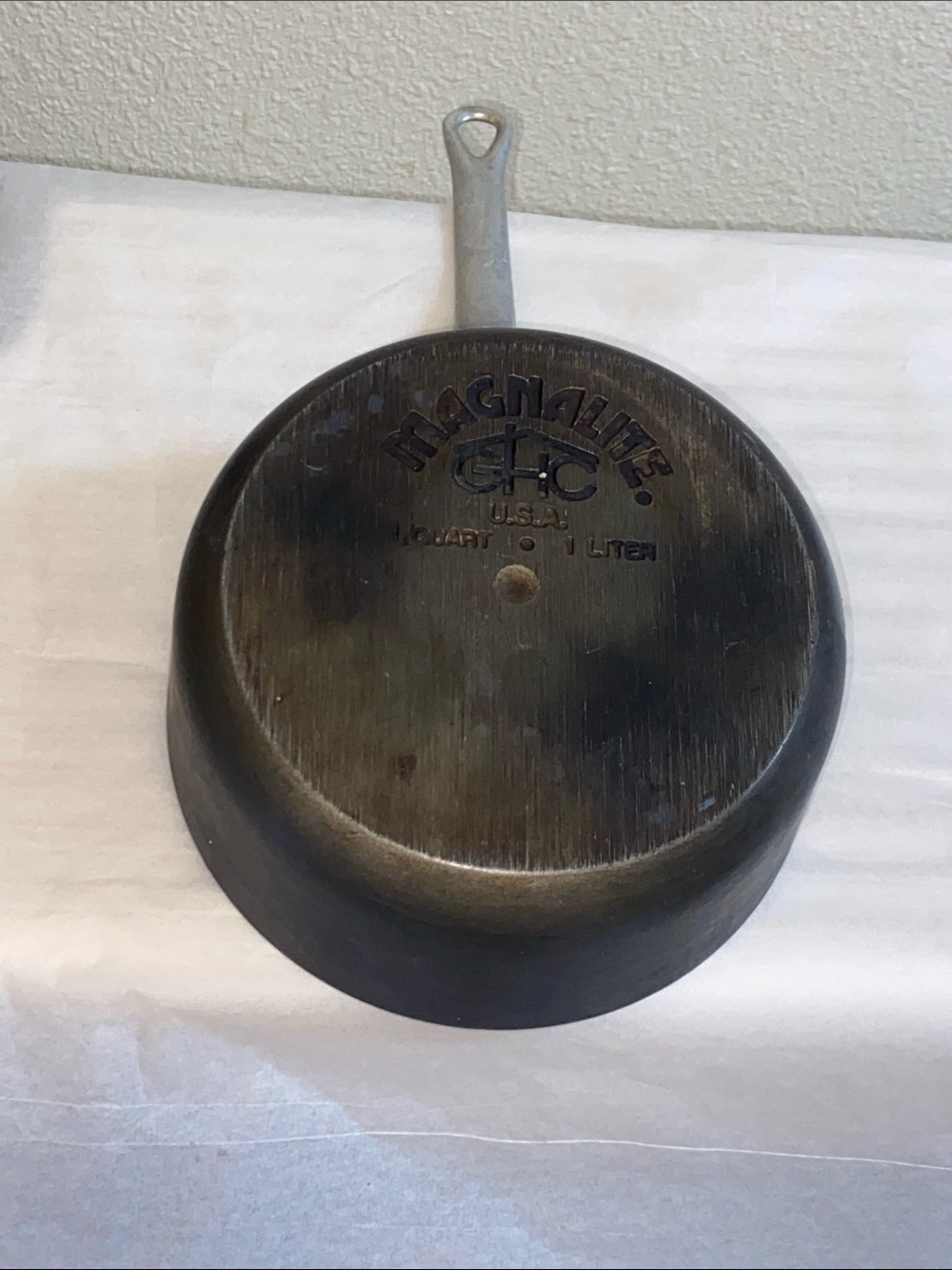 VTG, Magnalite GHC USA 1. Quart 1 Liter Black Saucepan with Handle - Black
